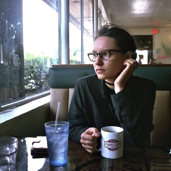 Meet your Posher, Alina - Picture 1 of 1